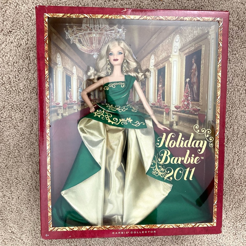 NWT Barbie Holiday Christmas 2011 Happy Holidays Special Edition American Doll